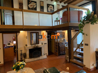 Maison - 338 m² - 8 pièces