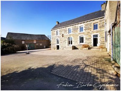 Maison - 260 m² - 7 pièces