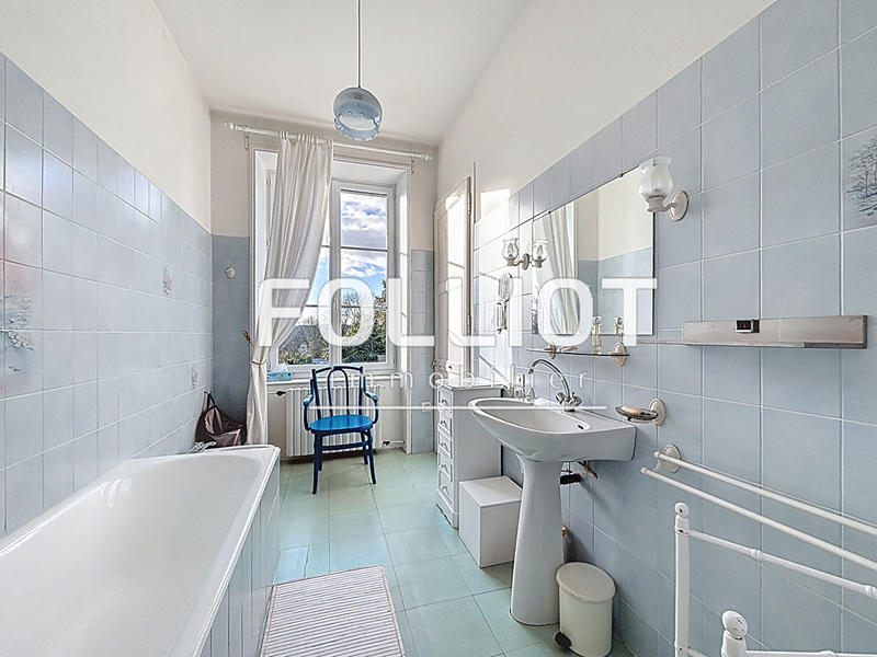 Maison - 190 m² - 8 pièces