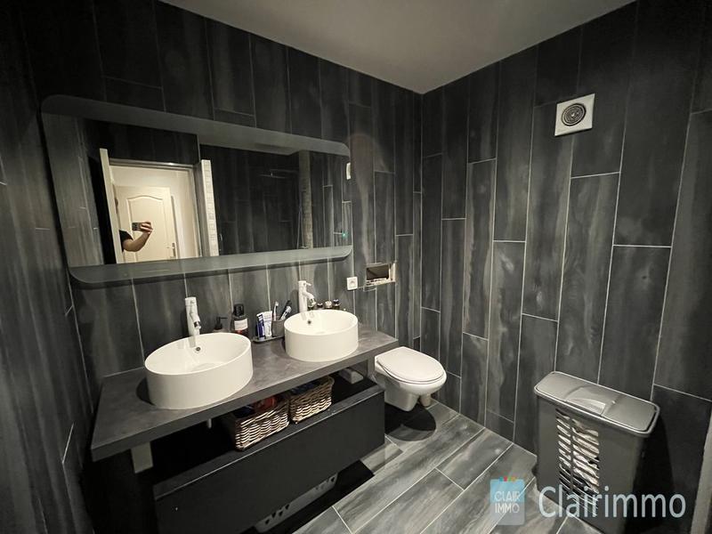 Loft - 80 m² - 4 pièces