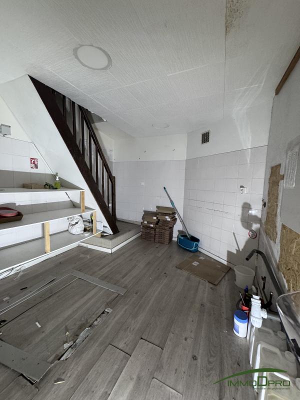 Local commercial - 130 m² - 4 pièces