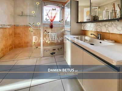 Maison - 167 m² - 7 pièces