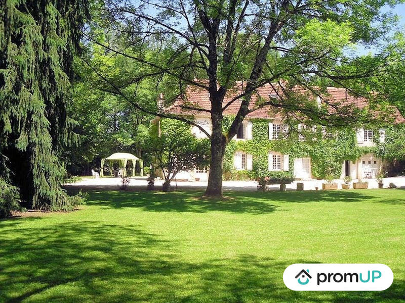 Maison ancienne - 340 m² - 8 pièces