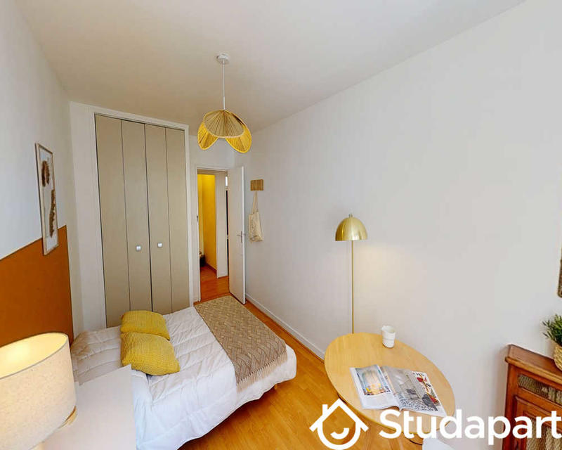 Chambre - 70 m² - 1 pièce