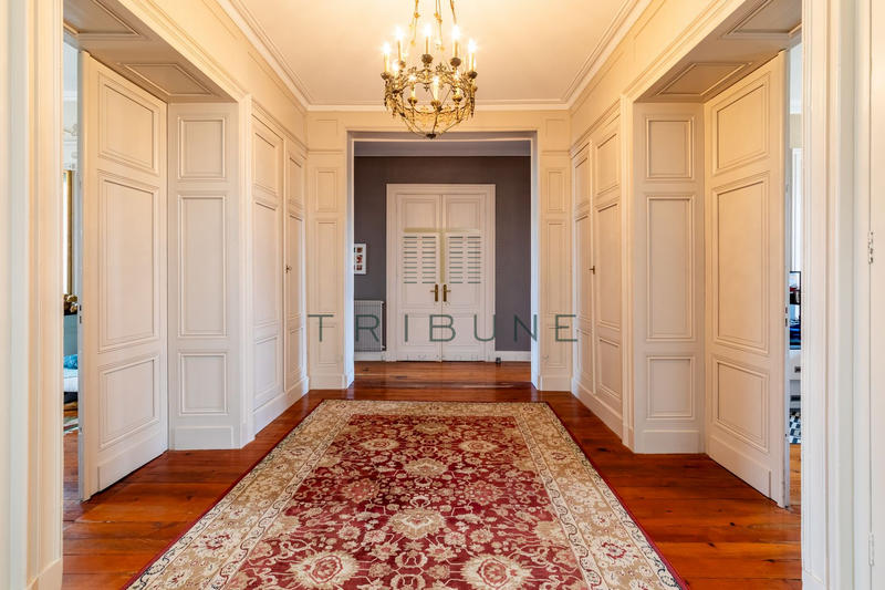 Maison - 500 m² - 10 pièces