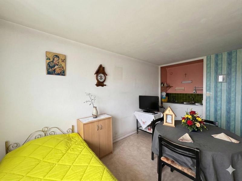 Studio - 25 m² - 1 pièce