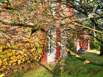 Maison - 711 m² - 11 pièces