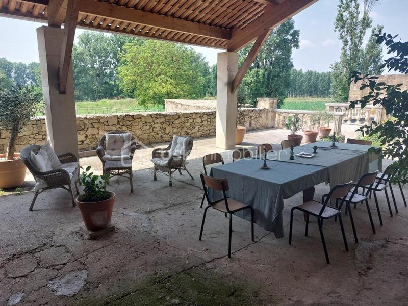 Propriété - 242 m² - 7 pièces