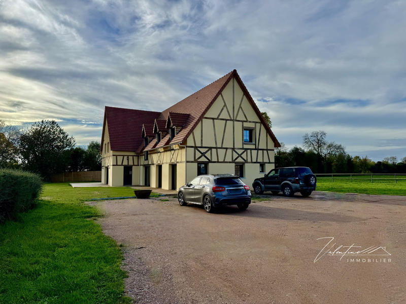 Maison - 277 m² - 8 pièces