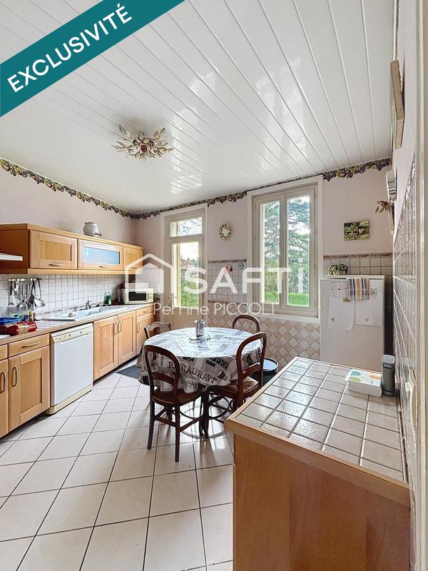 Maison - 215 m² - 8 pièces