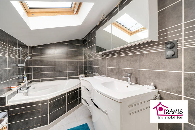 Maison - 140 m² - 7 pièces