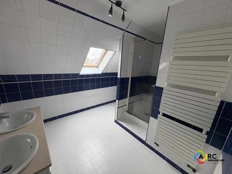 Maison - 175 m² - 8 pièces