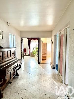 Maison - 141 m² - 8 pièces