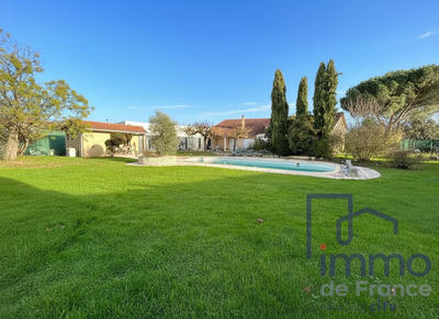 Villa - 300 m² - 9 pièces