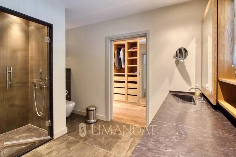 Propriété - 230 m² - 6 pièces