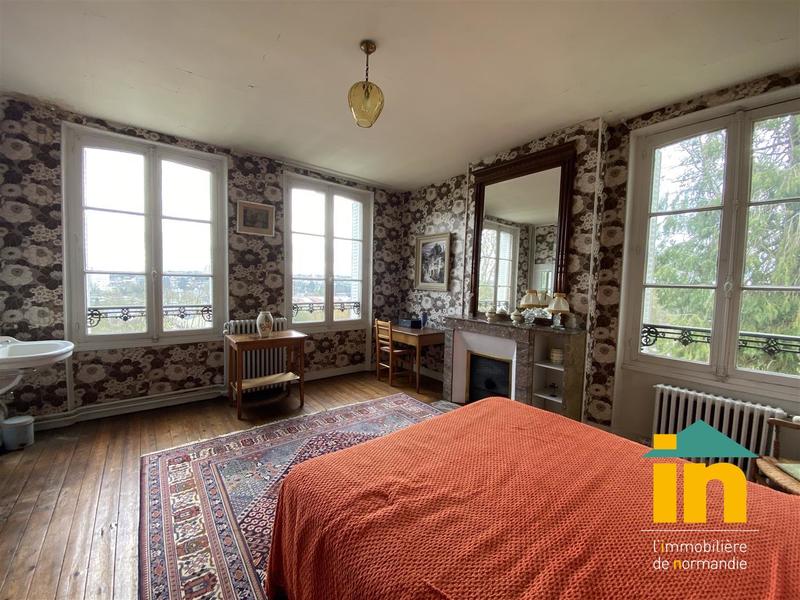 Maison - 227 m² - 10 pièces