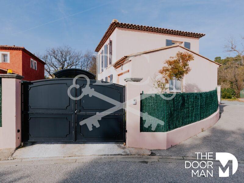 Maison - 98 m² - 4 pièces