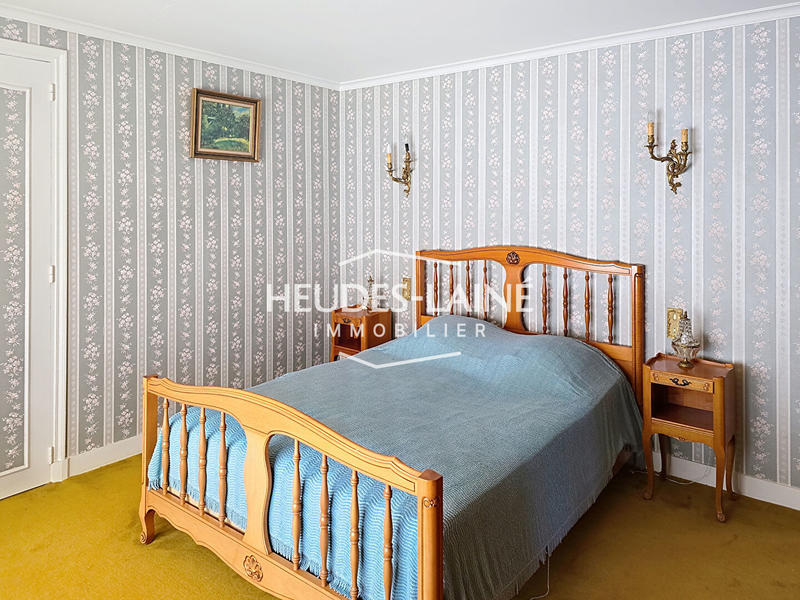 Maison - 310 m² - 11 pièces