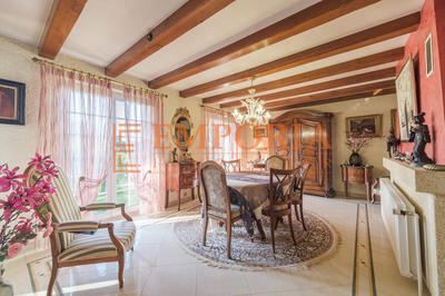 Maison - 348 m² - 7 pièces