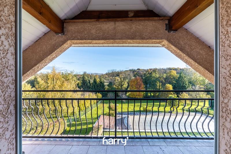 Maison - 350 m² - 13 pièces