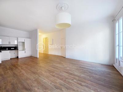 Appartement - 99 m² - 4 pièces