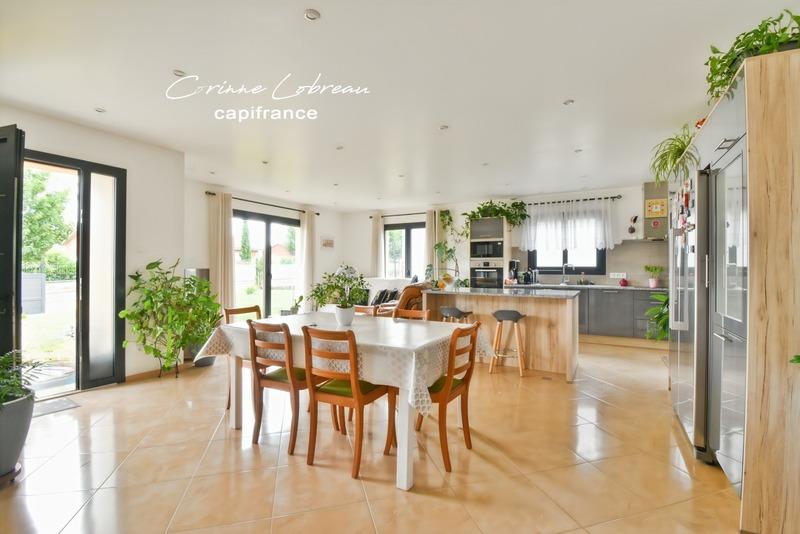 Maison - 101 m² - 5 pièces