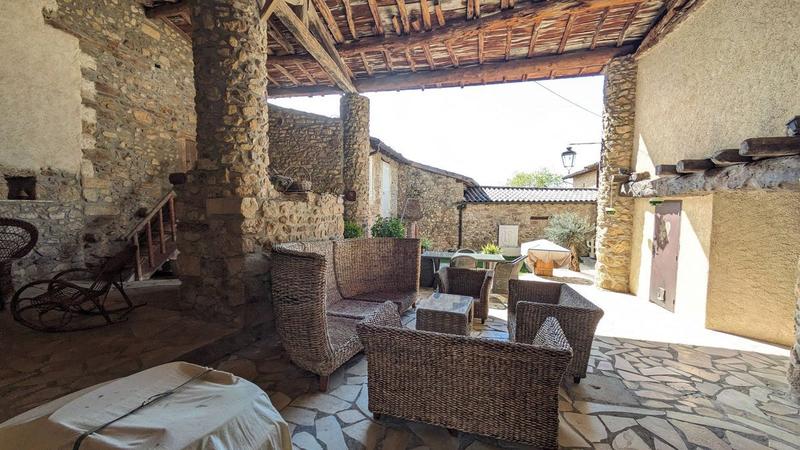 Propriété - 290 m² - 5 pièces