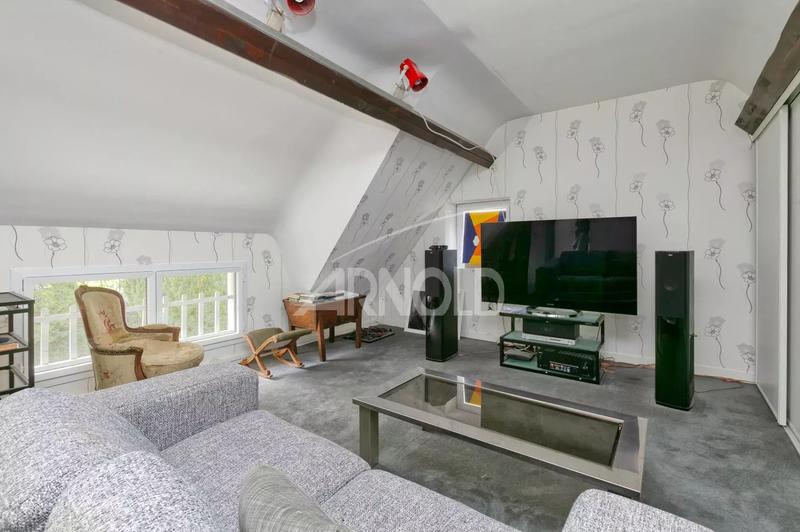 Maison - 270 m² - 10 pièces