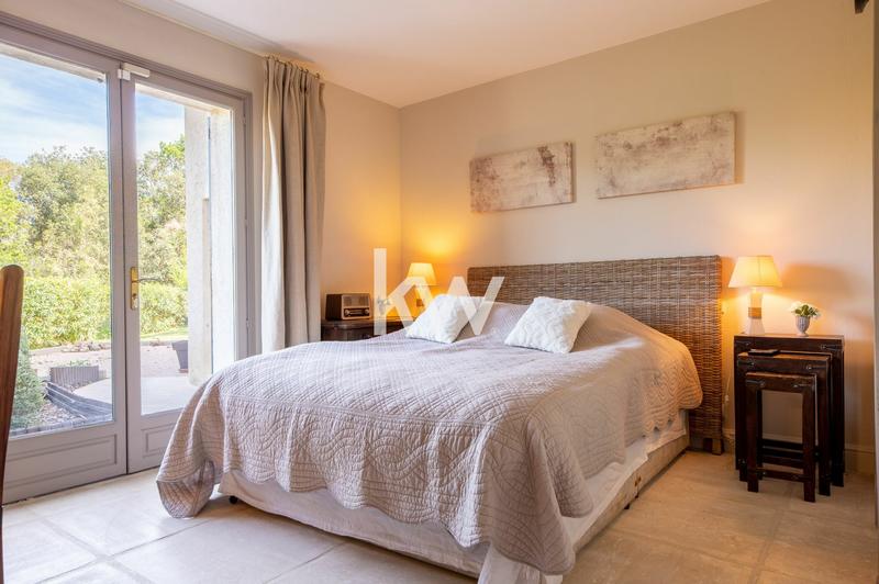 Maison - 490 m² - 7 pièces