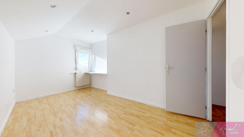 Appartement - 145 m² - 6 pièces