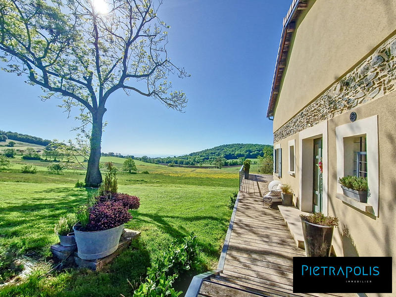 Maison - 375 m² - 12 pièces