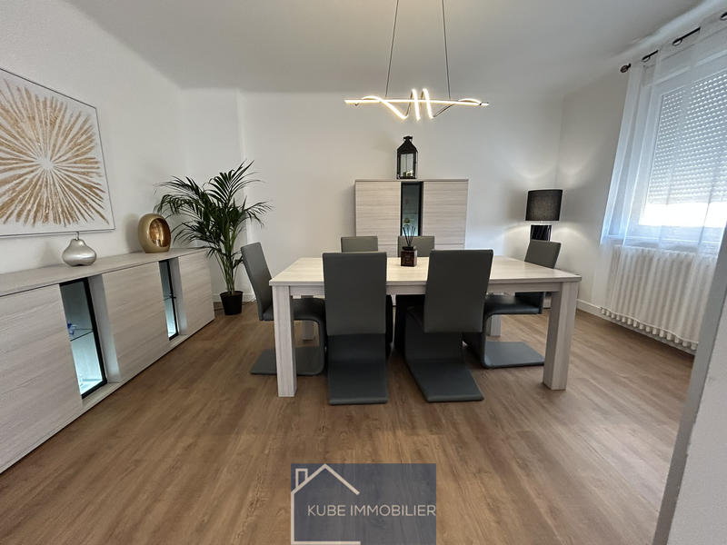 Propriété - 355 m² - 9 pièces