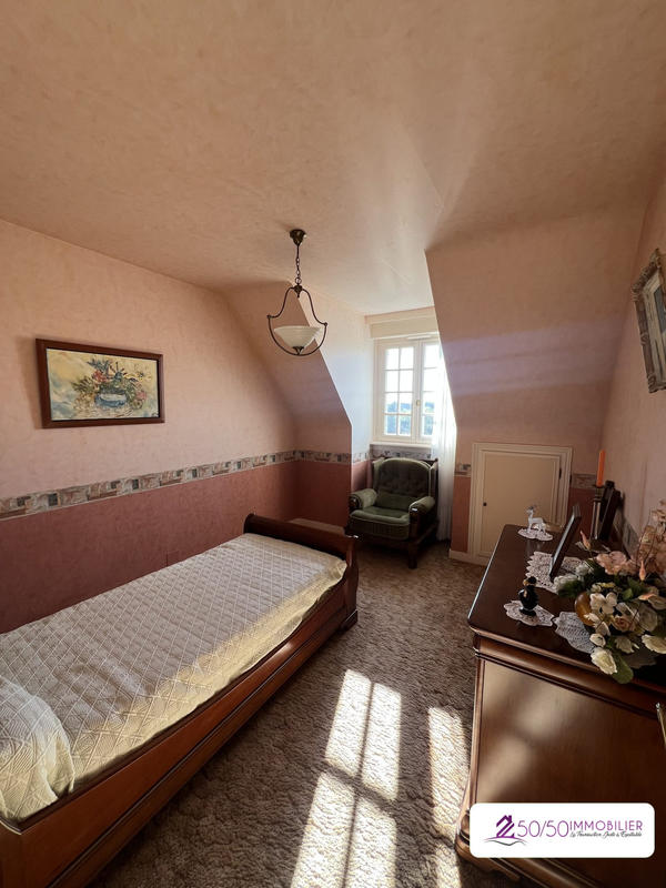 Maison traditionnelle - 142 m² - 7 pièces