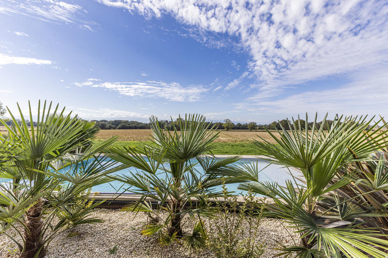 Maison - 345 m² - 10 pièces