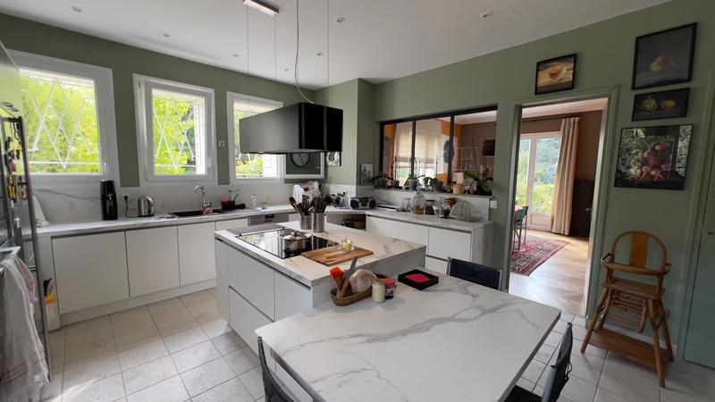 Maison - 300 m² - 10 pièces