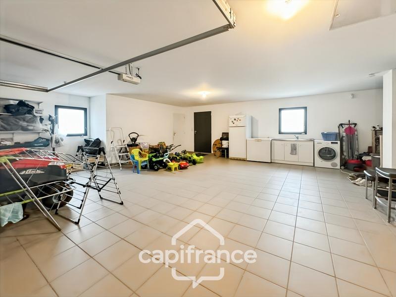 Maison - 275 m² - 7 pièces