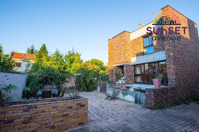 Maison contemporaine - 137 m² - 7 pièces