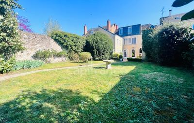 Maison bourgeoise - 380 m² - 10 pièces