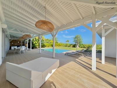 Propriété - 205 m² - 7 pièces