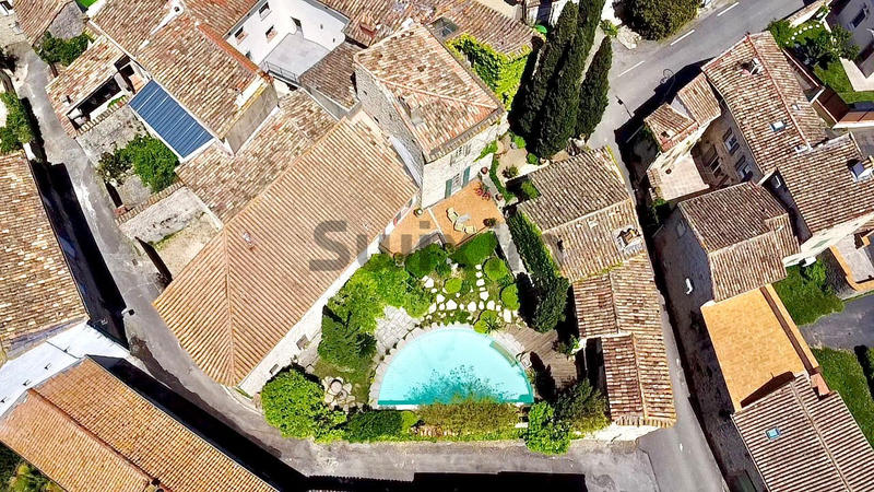 Maison de village - 400 m² - 21 pièces