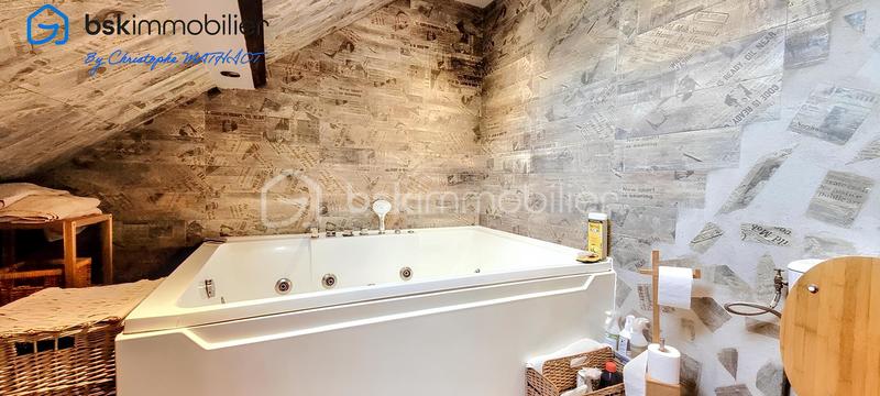 Propriété - 288 m² - 12 pièces