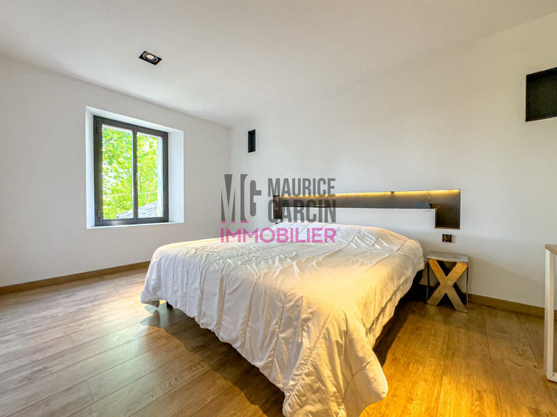 Maison - 468 m² - 7 pièces