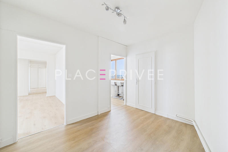 Appartement - 99 m² - 4 pièces