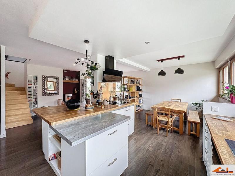 Villa - 205 m² - 8 pièces