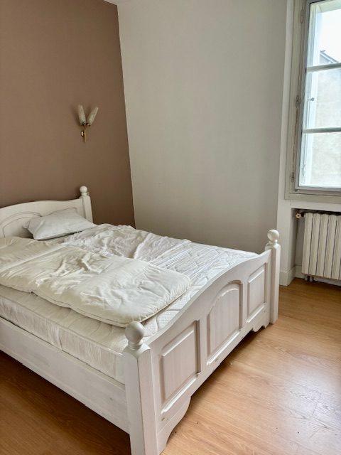 Maison - 170 m² - 9 pièces