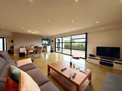 Maison - 180 m² - 7 pièces