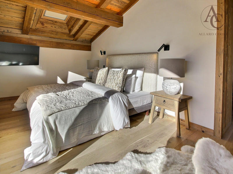 Châlet - 320 m² - 9 pièces