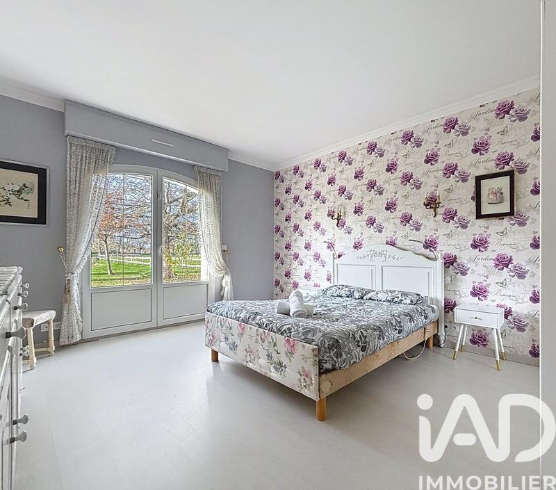 Maison - 328 m² - 8 pièces