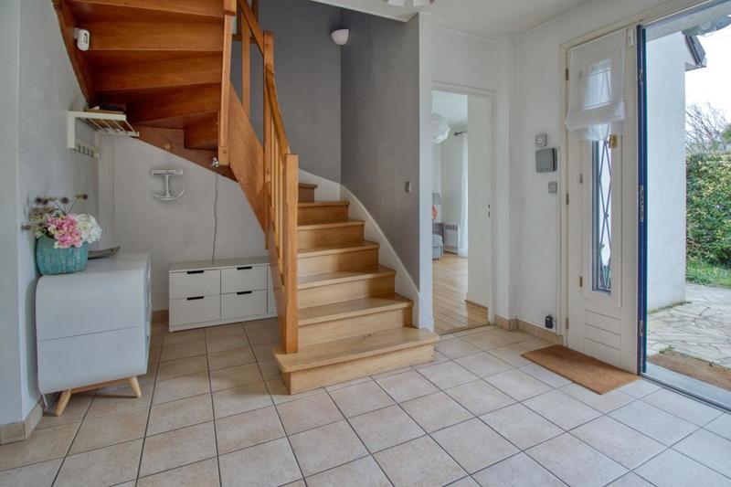 Maison - 225 m² - 8 pièces