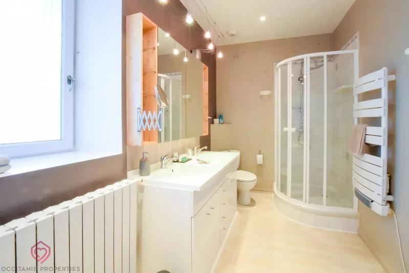 Propriété - 625 m² - 15 pièces